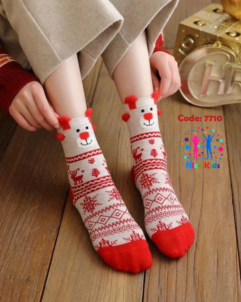 تصویر شماره 4 از جورابهای نیم ساق کریسمسی و یلدایی طرح خرسی