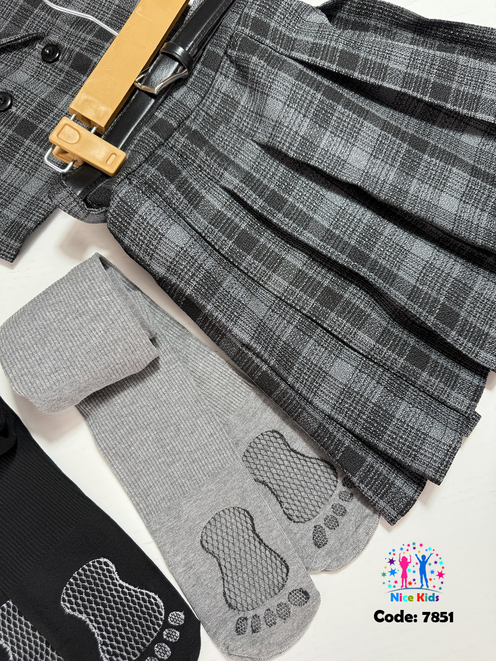 تصویر شماره 4 از ست سه تکه (جلیقه   دامن   کمربند) دخترانه